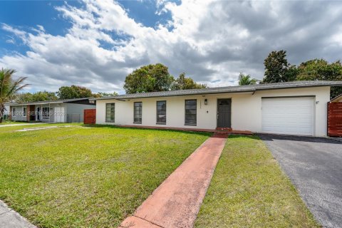 Propiedad comercial en alquiler en Miami, Florida, 1 dormitorio, 51.1 m2 № 2051338 - foto 13