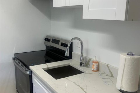 Immobilier commercial à louer à Boca Raton, Floride: 1 chambre, 26.94 m2 № 2403754 - photo 3