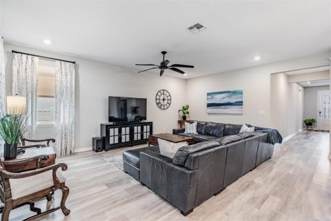 House in Wesley Chapel, Florida 4 bedrooms, 203.64 sq.m. № 1718507 - photo 4