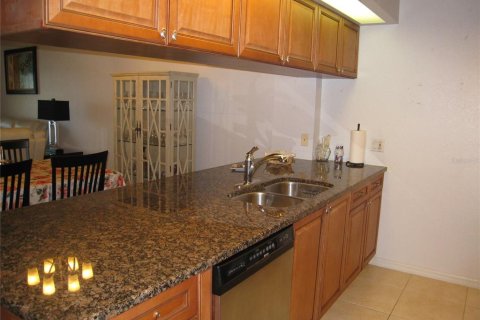 Condo in Punta Gorda, Florida, 2 bedrooms  № 2349289 - photo 5