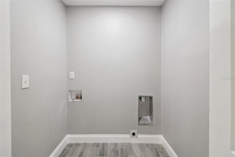 Casa en alquiler en Orlando, Florida, 5 dormitorios, 195.09 m2 № 1901638 - foto 14