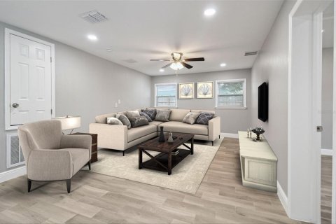 Casa en alquiler en Orlando, Florida, 5 dormitorios, 195.09 m2 № 1901638 - foto 20