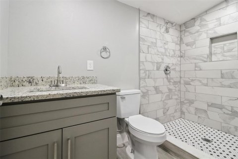 Casa en alquiler en Orlando, Florida, 5 dormitorios, 195.09 m2 № 1901638 - foto 17