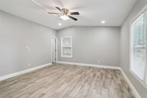 Casa en alquiler en Orlando, Florida, 5 dormitorios, 195.09 m2 № 1901638 - foto 21