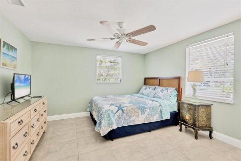Commercial property in Englewood, Florida 4 bedrooms, 167.97 sq.m. № 2096610 - photo 20