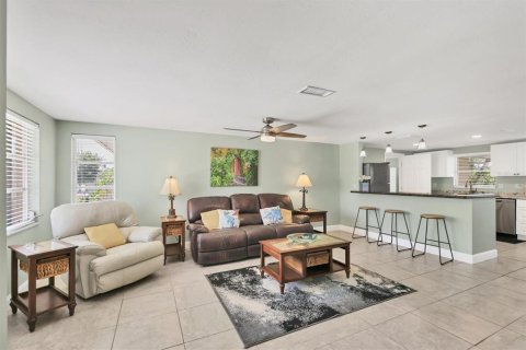 Commercial property in Englewood, Florida 4 bedrooms, 167.97 sq.m. № 2096610 - photo 8