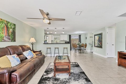 Commercial property in Englewood, Florida 4 bedrooms, 167.97 sq.m. № 2096610 - photo 9