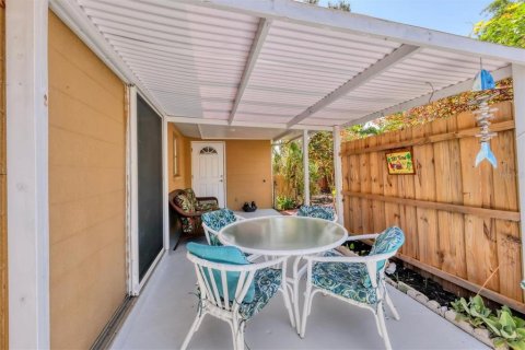 Commercial property in Englewood, Florida 4 bedrooms, 167.97 sq.m. № 2096610 - photo 25