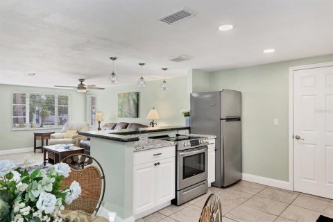 Commercial property in Englewood, Florida 4 bedrooms, 167.97 sq.m. № 2096610 - photo 13