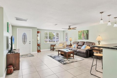 Commercial property in Englewood, Florida 4 bedrooms, 167.97 sq.m. № 2096610 - photo 7