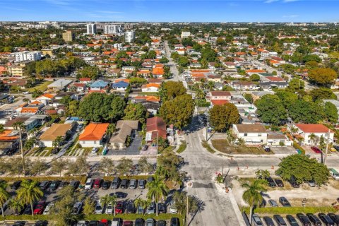 Immobilier commercial à vendre à Miami, Floride: 130.99 m2 № 1996304 - photo 5