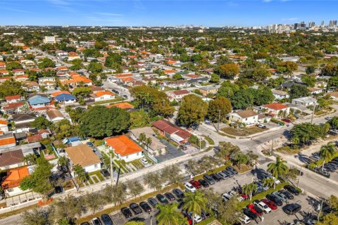Immobilier commercial à vendre à Miami, Floride: 130.99 m2 № 1996304 - photo 4