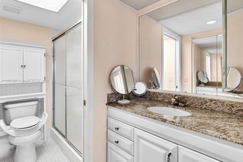 Condo in Pembroke Pines, Florida, 2 bedrooms  № 1944519 - photo 22