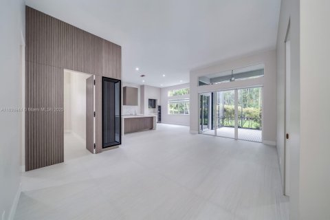 House in Weston, Florida 4 bedrooms, 188.78 sq.m. № 1807185 - photo 14