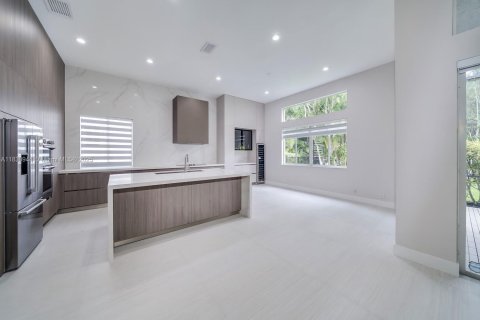 House in Weston, Florida 4 bedrooms, 188.78 sq.m. № 1807185 - photo 15