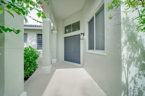 House in Weston, Florida 4 bedrooms, 188.78 sq.m. № 1807185 - photo 5