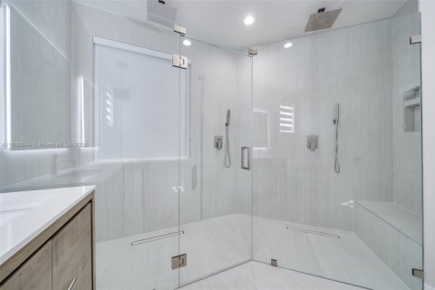 House in Weston, Florida 4 bedrooms, 188.78 sq.m. № 1807185 - photo 21