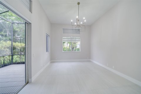House in Weston, Florida 4 bedrooms, 188.78 sq.m. № 1807185 - photo 23