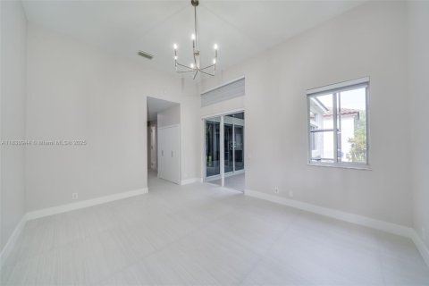 House in Weston, Florida 4 bedrooms, 188.78 sq.m. № 1807185 - photo 25