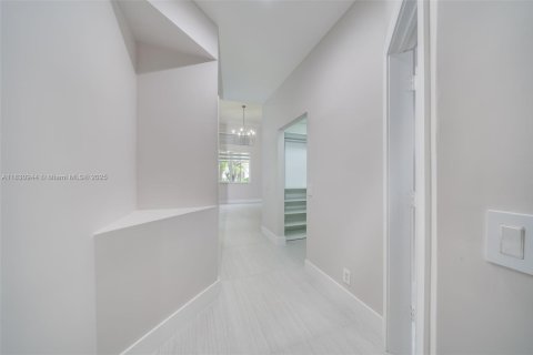House in Weston, Florida 4 bedrooms, 188.78 sq.m. № 1807185 - photo 22