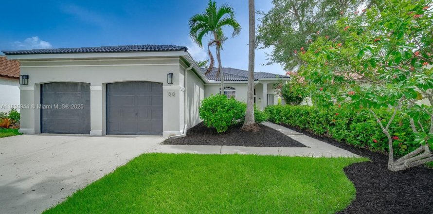 House in Weston, Florida 4 bedrooms, 188.78 sq.m. № 1807185