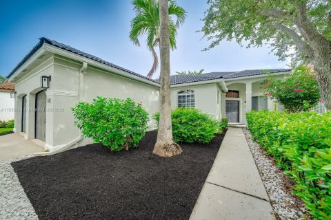 House in Weston, Florida 4 bedrooms, 188.78 sq.m. № 1807185 - photo 3