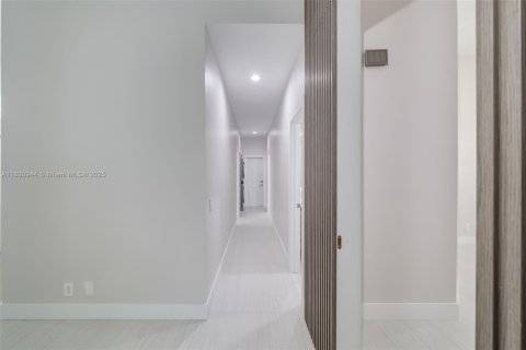 House in Weston, Florida 4 bedrooms, 188.78 sq.m. № 1807185 - photo 29
