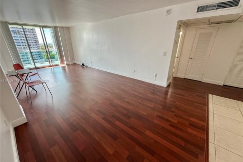 Condo in Sunny Isles Beach, Florida, 1 bedroom  № 1953866 - photo 9