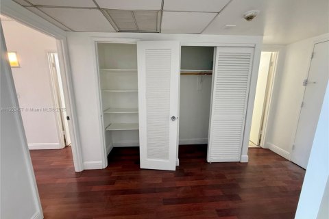 Condo in Sunny Isles Beach, Florida, 1 bedroom  № 1953866 - photo 4