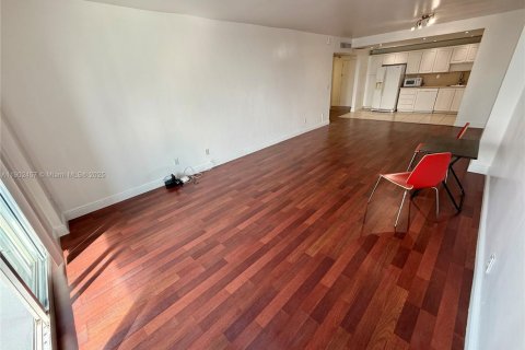 Condo in Sunny Isles Beach, Florida, 1 bedroom  № 1953866 - photo 11