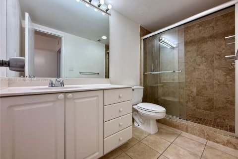 Condo in Sunny Isles Beach, Florida, 1 bedroom  № 1953866 - photo 18