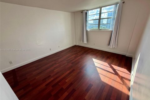 Condo in Sunny Isles Beach, Florida, 1 bedroom  № 1953866 - photo 23