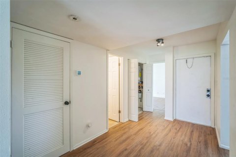 Condo in Clearwater, Florida, 2 bedrooms  № 1796911 - photo 16
