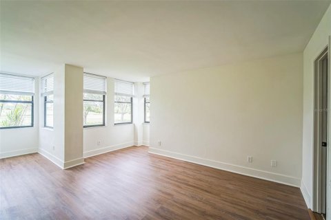 Condo in Clearwater, Florida, 2 bedrooms  № 1796911 - photo 17