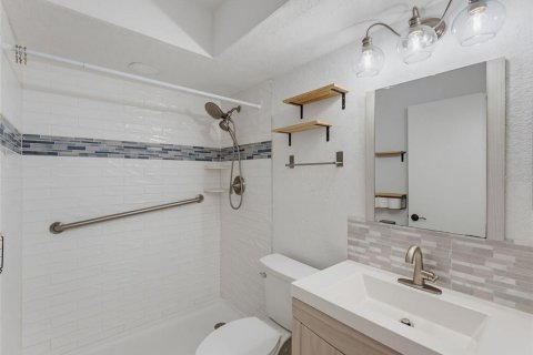 Condo in Port Richey, Florida, 2 bedrooms  № 2379001 - photo 25