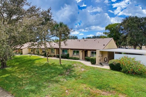 Condo in Port Richey, Florida, 2 bedrooms  № 2379001 - photo 7