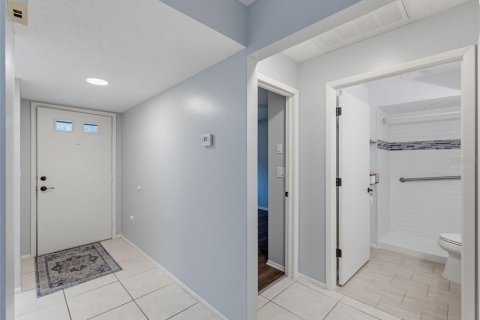 Condo in Port Richey, Florida, 2 bedrooms  № 2379001 - photo 23