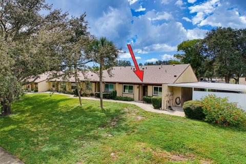 Condo in Port Richey, Florida, 2 bedrooms  № 2379001 - photo 4