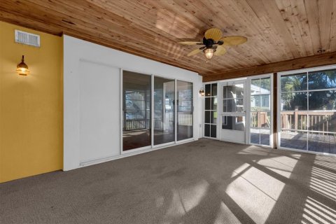House in Auburndale, Florida 3 bedrooms, 224.36 sq.m. № 1527332 - photo 30