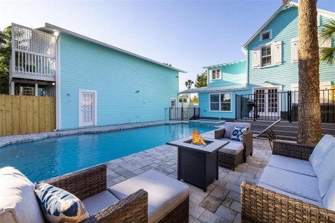 House in Palm Harbor, Florida 6 bedrooms, 317.35 sq.m. № 2394382 - photo 2