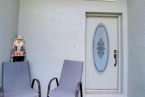 House in Hudson, Florida 2 bedrooms, 151.99 sq.m. № 2396508 - photo 2