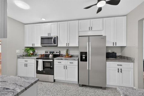 Villa ou maison à vendre à Punta Gorda, Floride: 2 chambres, 112.6 m2 № 2352318 - photo 6