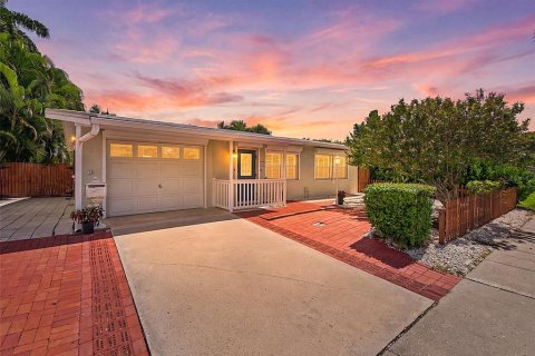 Villa ou maison à vendre à Punta Gorda, Floride: 2 chambres, 112.6 m2 № 2352318 - photo 9