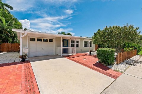 Villa ou maison à vendre à Punta Gorda, Floride: 2 chambres, 112.6 m2 № 2352318 - photo 2