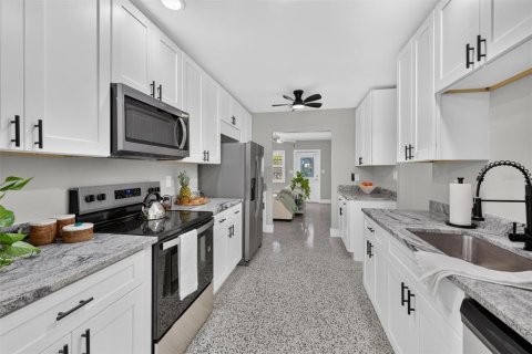 Villa ou maison à vendre à Punta Gorda, Floride: 2 chambres, 112.6 m2 № 2352318 - photo 5