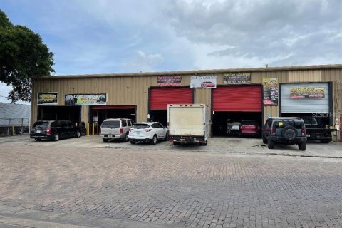 Propiedad comercial en Orlando, Florida 758.08 m2 № 2106619