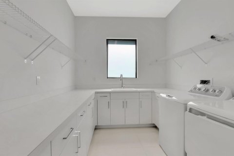Купить виллу или дом в Бока-Ратон, Флорида 5 комнат, 451.69м2, № 2428482 - фото 27