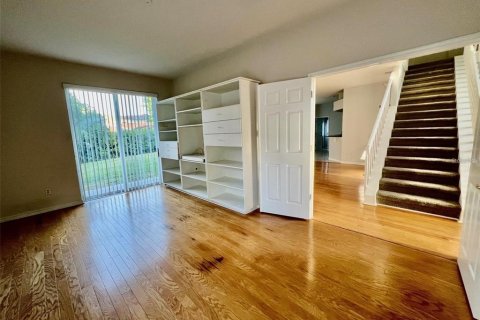 Villa ou maison à louer à Orlando, Floride: 3 chambres, 239.69 m2 № 2354390 - photo 4