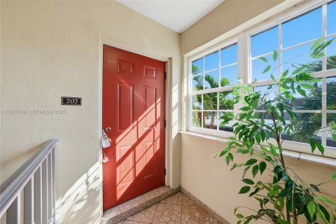 Copropriété à vendre à Pompano Beach, Floride: 2 chambres, 87.33 m2 № 1988044 - photo 12