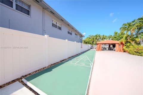Copropriété à vendre à Pompano Beach, Floride: 2 chambres, 87.33 m2 № 1988044 - photo 17